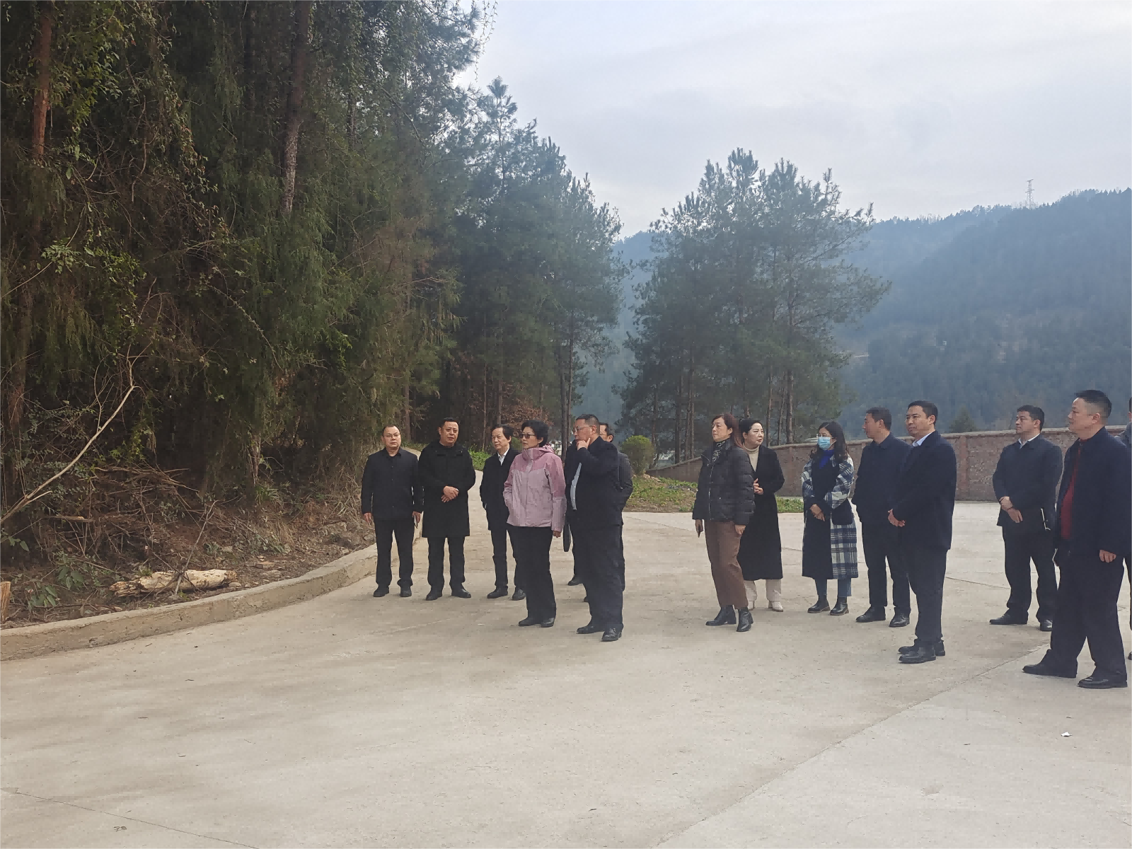 巴中市委常委、市委統(tǒng)戰(zhàn)部部長、市總工會主席溫奇志一行來我公司調(diào)研考察